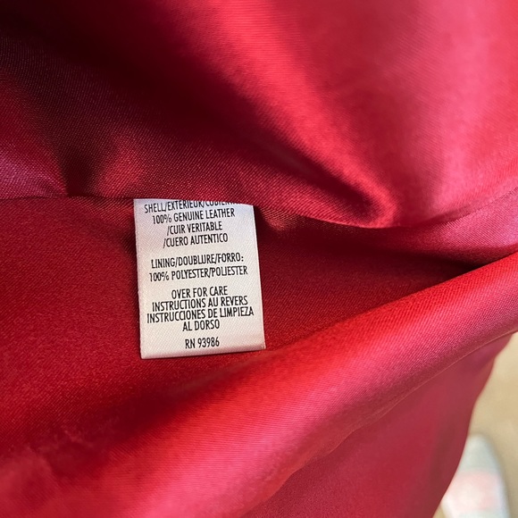 Vintage 90s Casual Corner red faux leather jacket, size medium - Picture 5 of 6